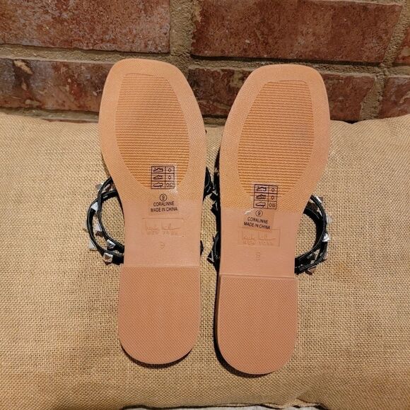 Nicole Miller Coralinne Studded Sandal black silver new - Picture 3 of 3